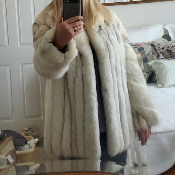 NATURAL SILVER BLUE FOX FUR JACKET     Wonderful Coat !! - Picture 6 of 8